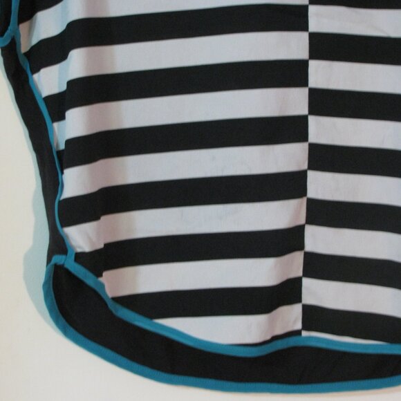 * 2/$15 Lauren Conrad Top Small Black White Stripes Lightweight Crop Excellent - Picture 3 of 7